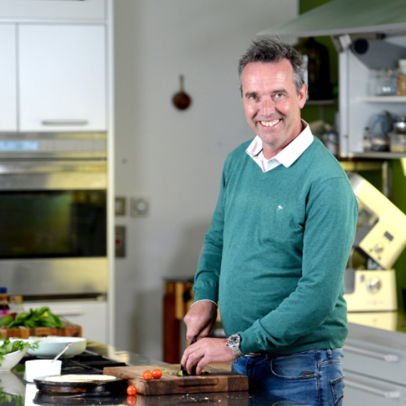 Kevin Dundon.png