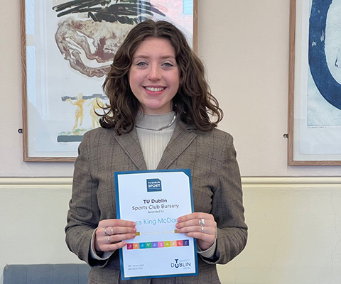 Image for Laura King 480x400