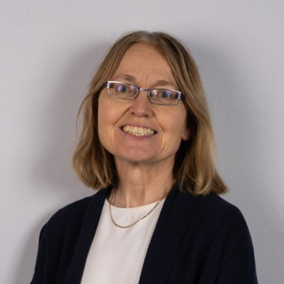 Headshot of Dr Maureen Walsh