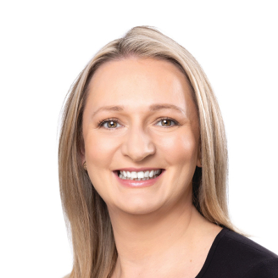 Headshot of Emer Currie, TD