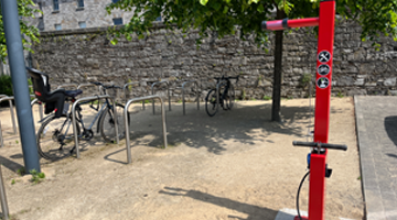bike maintenance stands