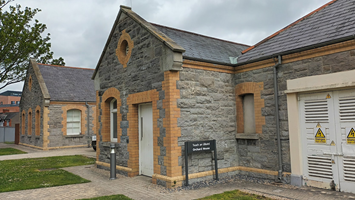 Orchard House front entrance 200pxl