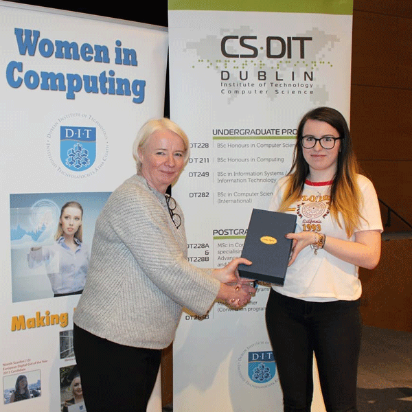 TU858 student Jennifer Nolan recently won the prestigious Undergraduate Award for her final Year Project ‘Navigation Assistant’