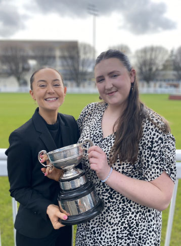 Marchant cup winners - Bláthnaid Nicholson and Heather Sammon