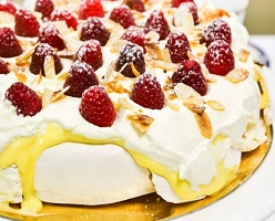 Image of Raspberry Pavlova Baked Good