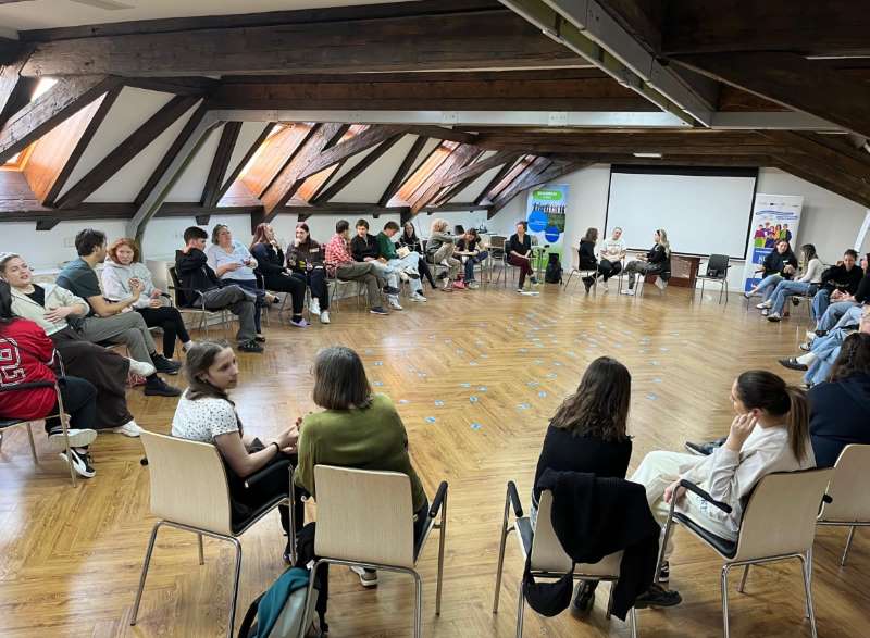Image for Cross the Line, European youth work for future youth workers  
(March 2024)