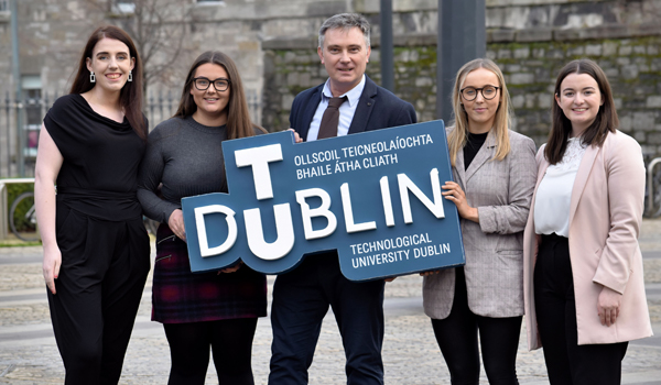 Aoife Mulvaney, Clodagh McGlynn, Dr Eoghan O'Grady, Shauna O' Carroll and Grace Hodgins