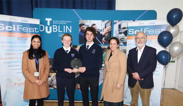 The Winners of the Best Project Award at Scifest 2022 in TU Dublin’s Blanchardstown Campus: Eoin O'Sullivan and Diarmuid O'Connor of Dunshaughlin Community College, with Shipra Nagar from NatPro, Dr Claire Tuttlebee from Dunshaughlin Community College and George Porter from Scifest