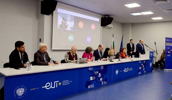 Roundtable discussion at an EUt event in TU Sofia